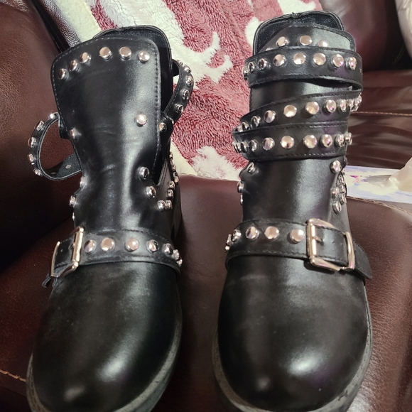 fashion boots Shoes - Fashion Boots With Silver Buckles